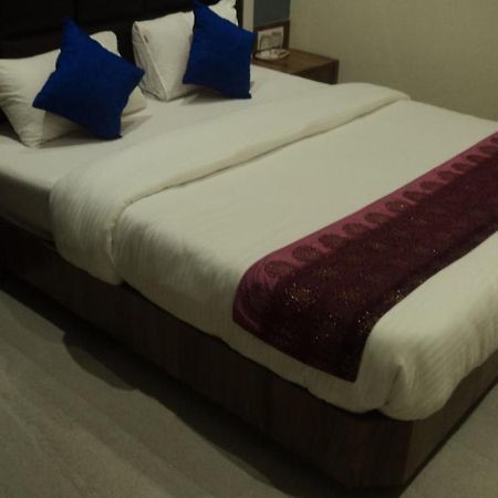 Shree Krishna Paradise Hotel Navi Mumbai Exterior photo