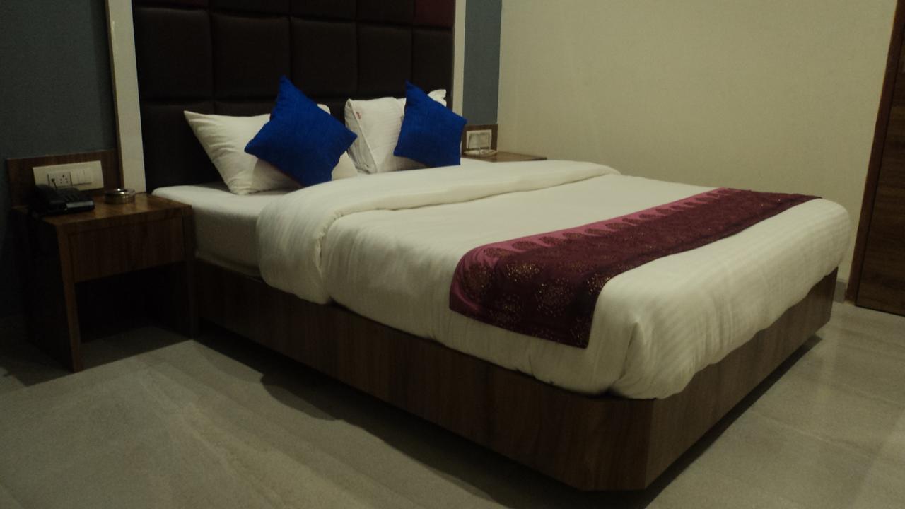 Shree Krishna Paradise Hotel Navi Mumbai Exterior photo