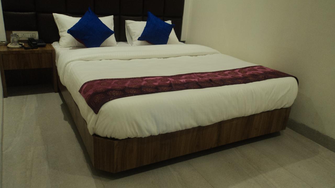 Shree Krishna Paradise Hotel Navi Mumbai Exterior photo