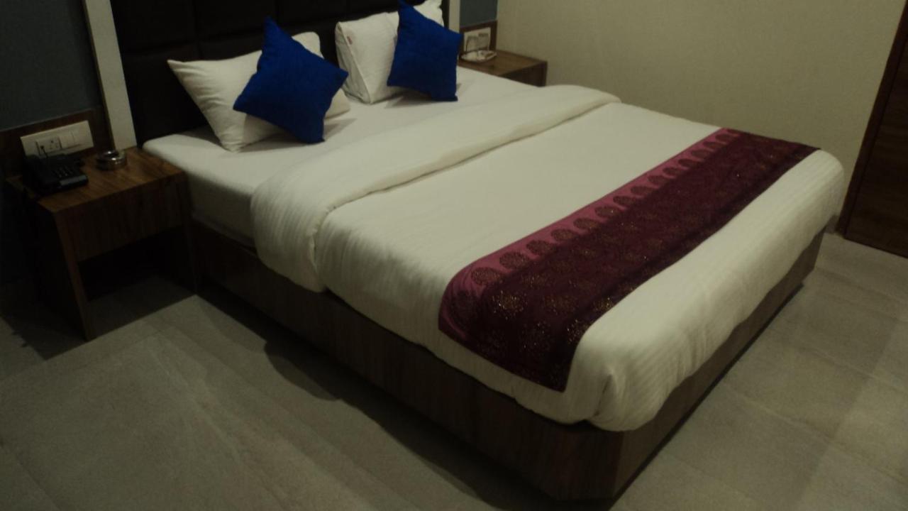 Shree Krishna Paradise Hotel Navi Mumbai Exterior photo